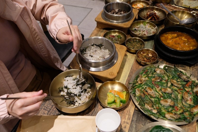 韓國|大邱 媽媽飯桌 砧山洞店 엄마밥상 침산동점:《黑白大廚》三星主廚口中歷經歲月累積的細膩味道 - 第24張圖