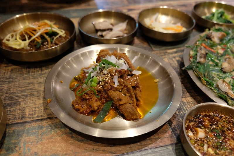 韓國|大邱 媽媽飯桌 砧山洞店 엄마밥상 침산동점:《黑白大廚》三星主廚口中歷經歲月累積的細膩味道 - 第13張圖