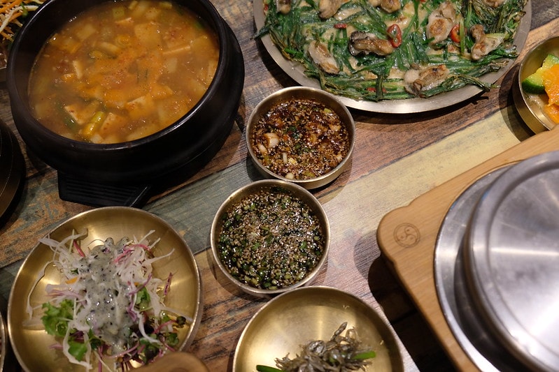 韓國|大邱 媽媽飯桌 砧山洞店 엄마밥상 침산동점:《黑白大廚》三星主廚口中歷經歲月累積的細膩味道 - 第8張圖