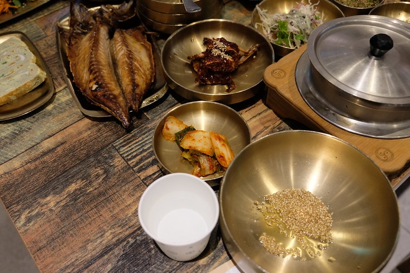 韓國|大邱 媽媽飯桌 砧山洞店 엄마밥상 침산동점:《黑白大廚》三星主廚口中歷經歲月累積的細膩味道 - 第19張圖