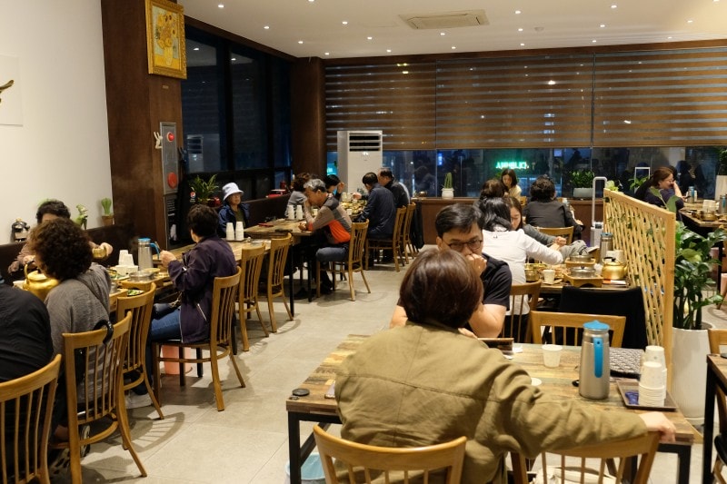 韓國|大邱 媽媽飯桌 砧山洞店 엄마밥상 침산동점:《黑白大廚》三星主廚口中歷經歲月累積的細膩味道 - 第5張圖