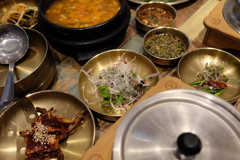 韓國|大邱 媽媽飯桌 砧山洞店 엄마밥상 침산동점:《黑白大廚》三星主廚口中歷經歲月累積的細膩味道 - 第17張圖