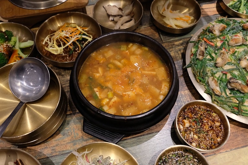 韓國|大邱 媽媽飯桌 砧山洞店 엄마밥상 침산동점:《黑白大廚》三星主廚口中歷經歲月累積的細膩味道 - 第11張圖
