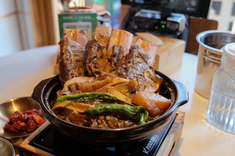 韓國|釜山 小香燉牛排骨 소촌갈비찜 해리단길본점:海雲台地鐵站旁,讓你一吃圈粉的傳統韓式料理 - 第17張圖