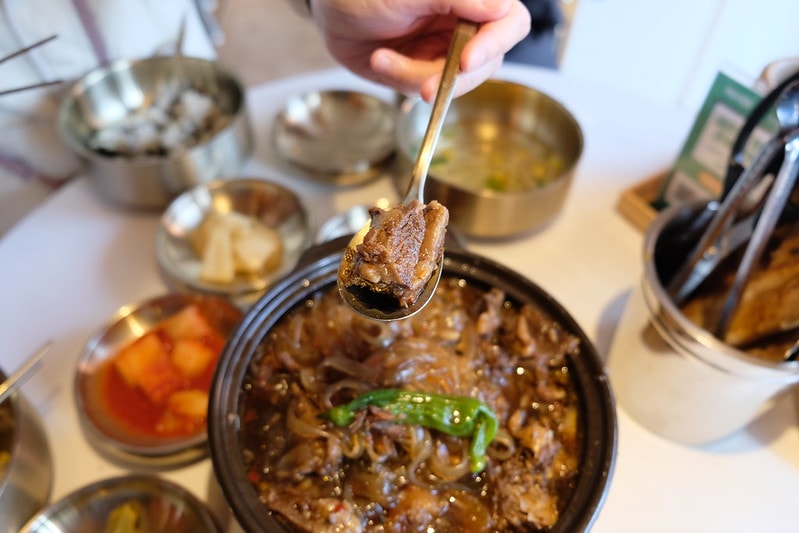 韓國|釜山 小香燉牛排骨 소촌갈비찜 해리단길본점:海雲台地鐵站旁,讓你一吃圈粉的傳統韓式料理 - 第23張圖