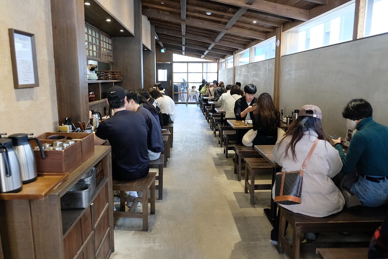 韓國|釜山 嚴湧帛豬肉湯飯 엄용백돼지국밥 해운대점:豬肉湯飯界的獨角獸,海雲台必訪豬肉湯飯 - 第3張圖