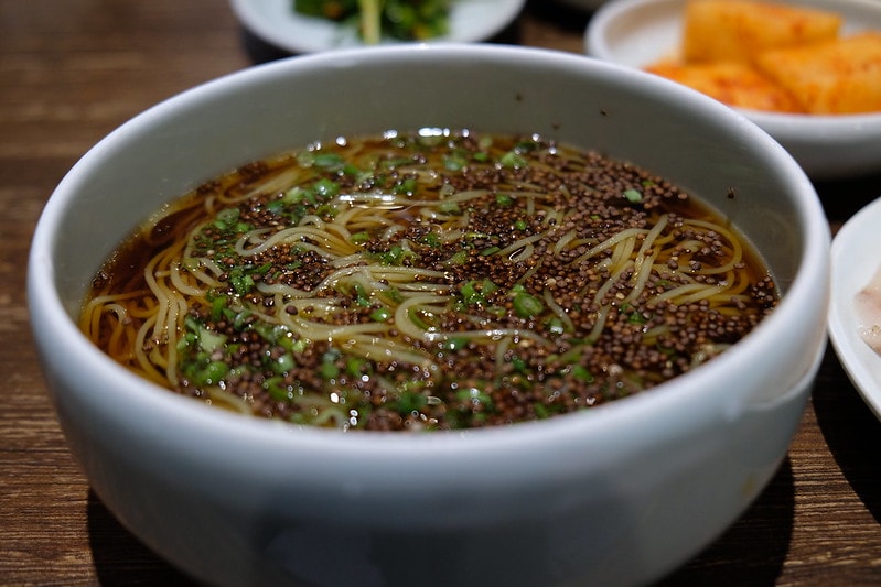 韓國|釜山 嚴湧帛豬肉湯飯 엄용백돼지국밥 해운대점:豬肉湯飯界的獨角獸,海雲台必訪豬肉湯飯 - 第22張圖