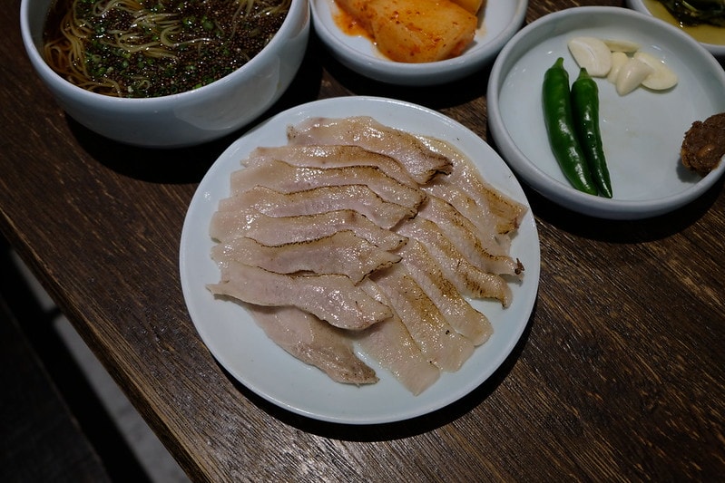 韓國|釜山 嚴湧帛豬肉湯飯 엄용백돼지국밥 해운대점:豬肉湯飯界的獨角獸,海雲台必訪豬肉湯飯 - 第20張圖