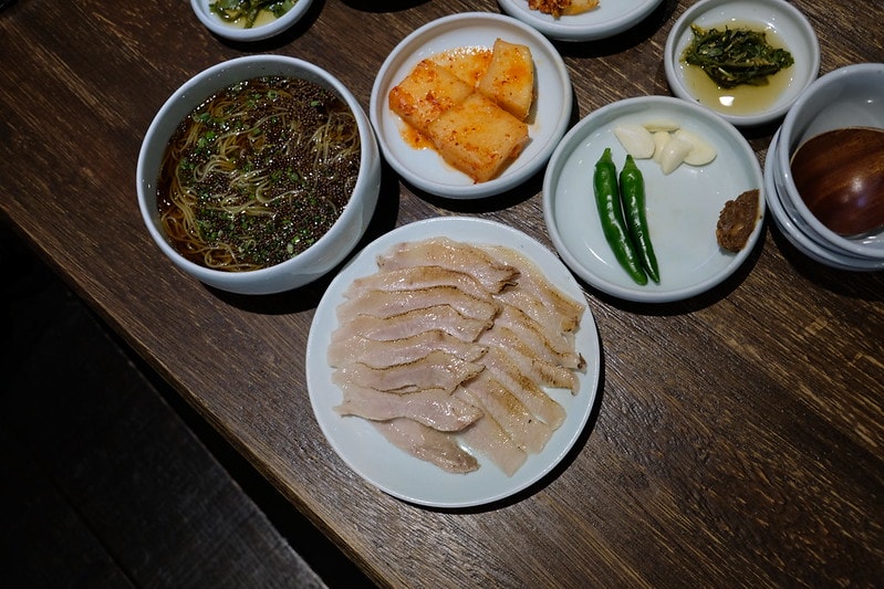 韓國|釜山 嚴湧帛豬肉湯飯 엄용백돼지국밥 해운대점:豬肉湯飯界的獨角獸,海雲台必訪豬肉湯飯 - 第19張圖