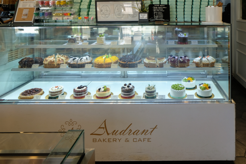 韓國｜濟州島 Audrant Bakery 咸德店오드랑베이커리 함덕점：必吃大蒜奶油麵包與人氣烘焙推薦