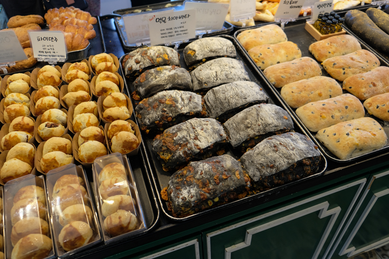 韓國｜濟州島 Audrant Bakery 咸德店오드랑베이커리 함덕점：必吃大蒜奶油麵包與人氣烘焙推薦