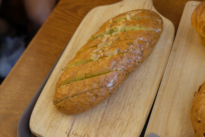 韓國｜濟州島 Audrant Bakery 咸德店오드랑베이커리 함덕점：必吃大蒜奶油麵包與人氣烘焙推薦