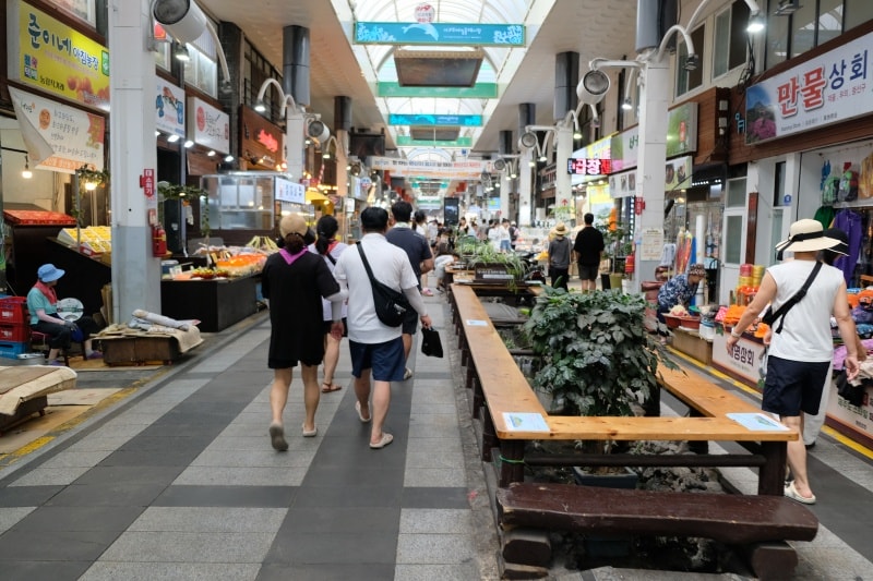 韓國｜濟州島 西歸浦每日偶來市場 서귀포매일올레시장：必逛在地市場、美食小吃一次整理