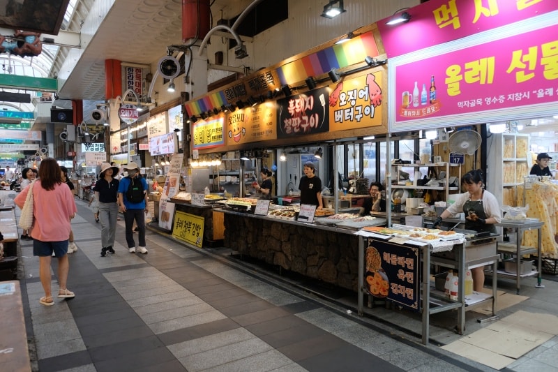韓國｜濟州島 西歸浦每日偶來市場 서귀포매일올레시장：必逛在地市場、美食小吃一次整理