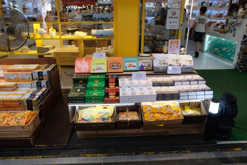 韓國｜濟州島 西歸浦每日偶來市場 서귀포매일올레시장：必逛在地市場、美食小吃一次整理