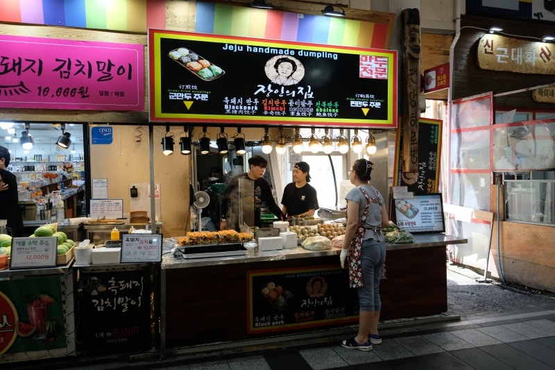 韓國｜濟州島 西歸浦每日偶來市場 서귀포매일올레시장：必逛在地市場、美食小吃一次整理