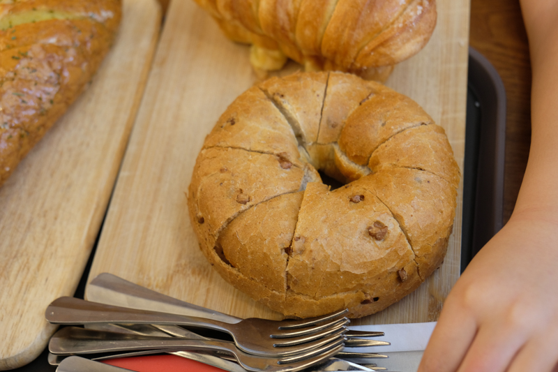 韓國｜濟州島 Audrant Bakery 咸德店오드랑베이커리 함덕점：必吃大蒜奶油麵包與人氣烘焙推薦