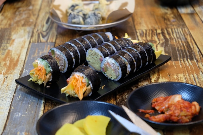 韓國|濟州島 人情紫菜飯捲 & 辣炒年糕 인정김밥&떡볶이:神話世界、Osulloc 綠茶博物館附近美食小吃 - 第7張圖 韓國|濟州島 人情紫菜飯捲 & 辣炒年糕 인정김밥&떡볶이:神話世界、Osulloc 綠茶博物館附近美食小吃
