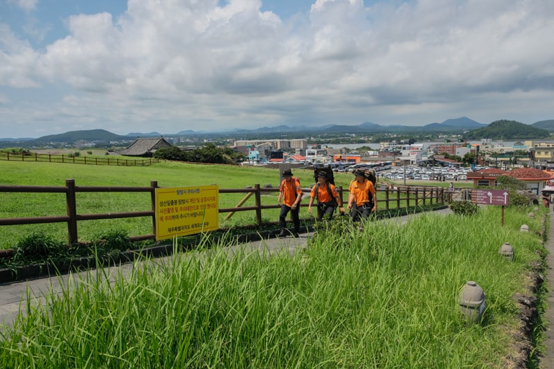 韓國｜濟州島 城山日出峰：世界自然遺產步道、交通方式、最佳參觀時間與周邊景點 全攻略一次掌握