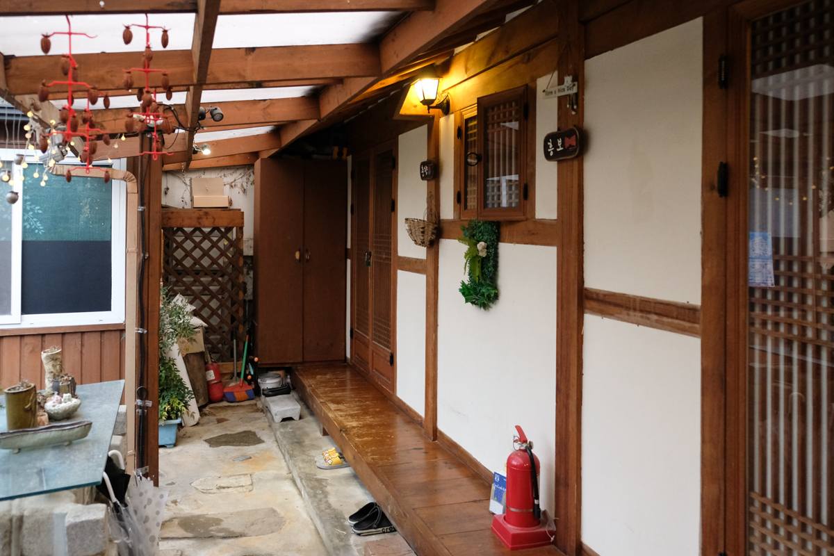 韓國｜全州 韓屋住宿：聲音風景旅館 (Sori Poonggyung,소리풍경)，走路就到韓屋村，入住110年傳統韓屋體驗