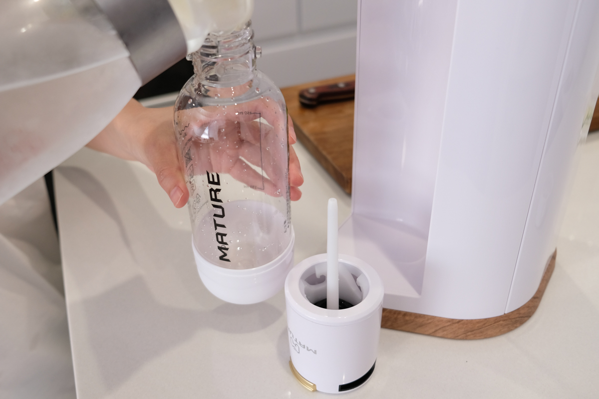 MATURE美萃 Luxury440氣泡水機開箱|雙規格氣瓶任選、免插電美型設計,不只做氣泡水,果汁、咖啡、梅酒也能直接變氣泡飲 - 第9張圖 MATURE美萃 Luxury440氣泡水機開箱|雙規格氣瓶任選、免插電美型設計,不只做氣泡水,果汁、咖啡、梅酒也能直接變氣泡飲