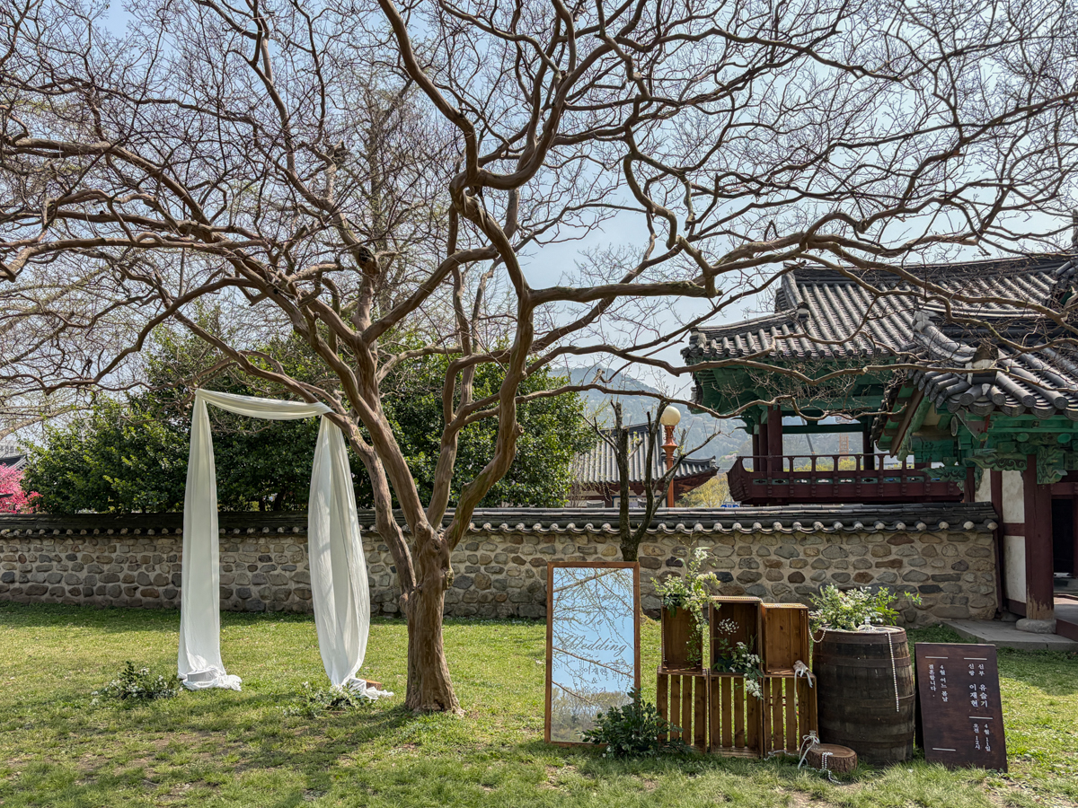 韓國|全州鄉校 전주향교:走進朝鮮時代的儒學校園,韓劇取景、韓屋村必訪古建築 - 第2張圖 韓國|全州鄉校 전주향교:走進朝鮮時代的儒學校園,韓劇取景、韓屋村必訪古建築